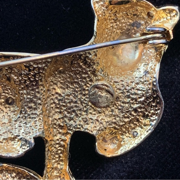 VINTAGE LEOPARD PIN- SIGNED GOLD TONE LEOPARD BROOCH. ESTATE JEWELRY VINTAGE - Picture 4 of 4